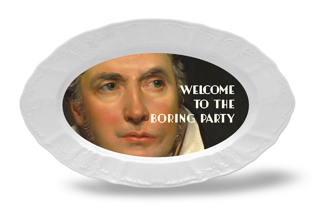 Plat en porcelaine de bohême. Longueur 34 cm. Fabriqué en Republique Tchèque