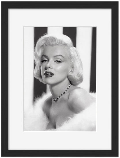 Marilyn Monroe – Beauty-bw-portrait, print-Framed Print-30 x 40 cm-BLUE SHAKER