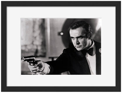 Sean Connery – Gun 2-bw-portrait, print-Framed Print-30 x 40 cm-BLUE SHAKER