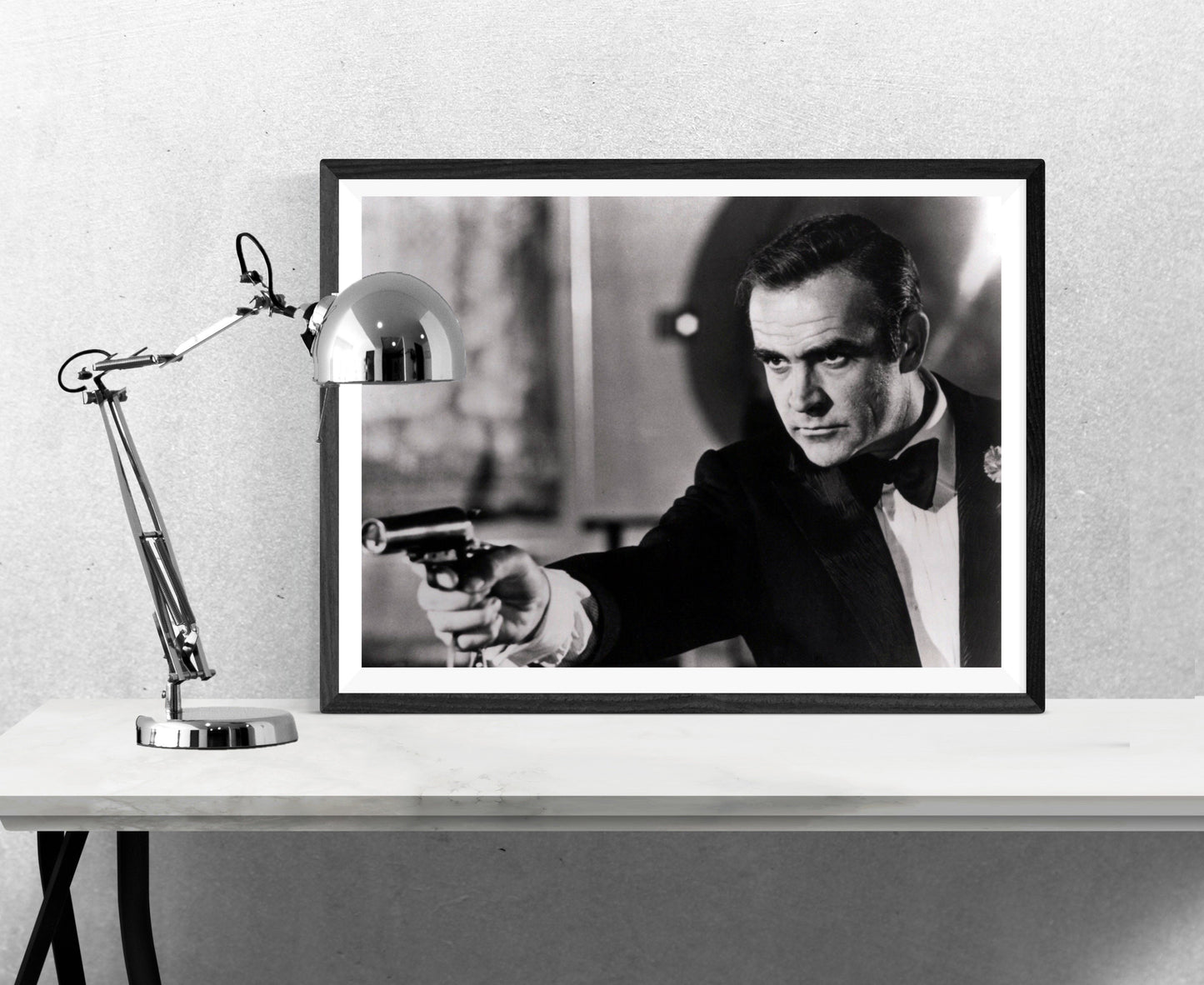 Sean Connery – Gun 2-bw-portrait, print-BLUE SHAKER