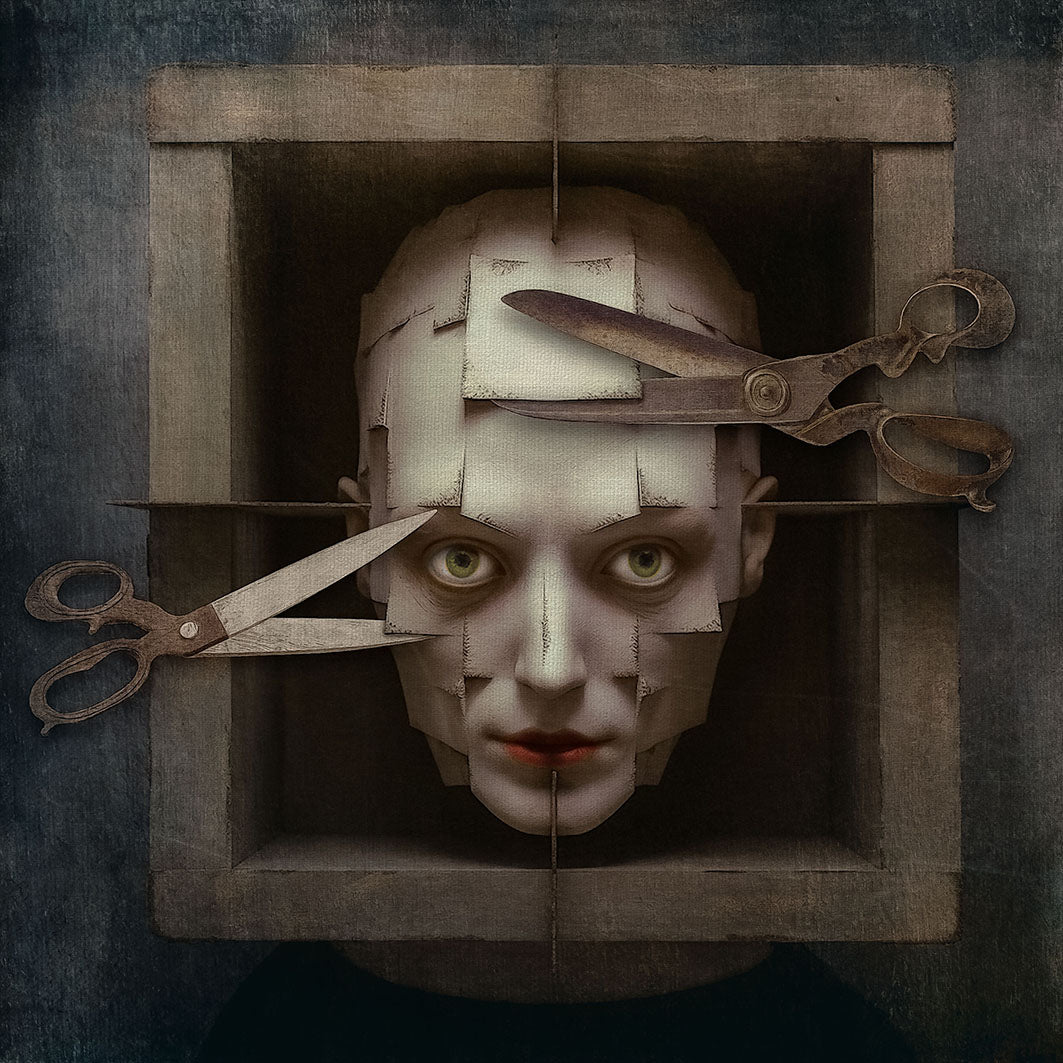 Alisa Williams - Scissor face