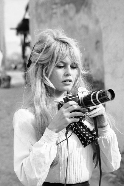 Brigitte Bardot Photographer-bw-portrait, print-Print-30 x 40 cm-BLUE SHAKER