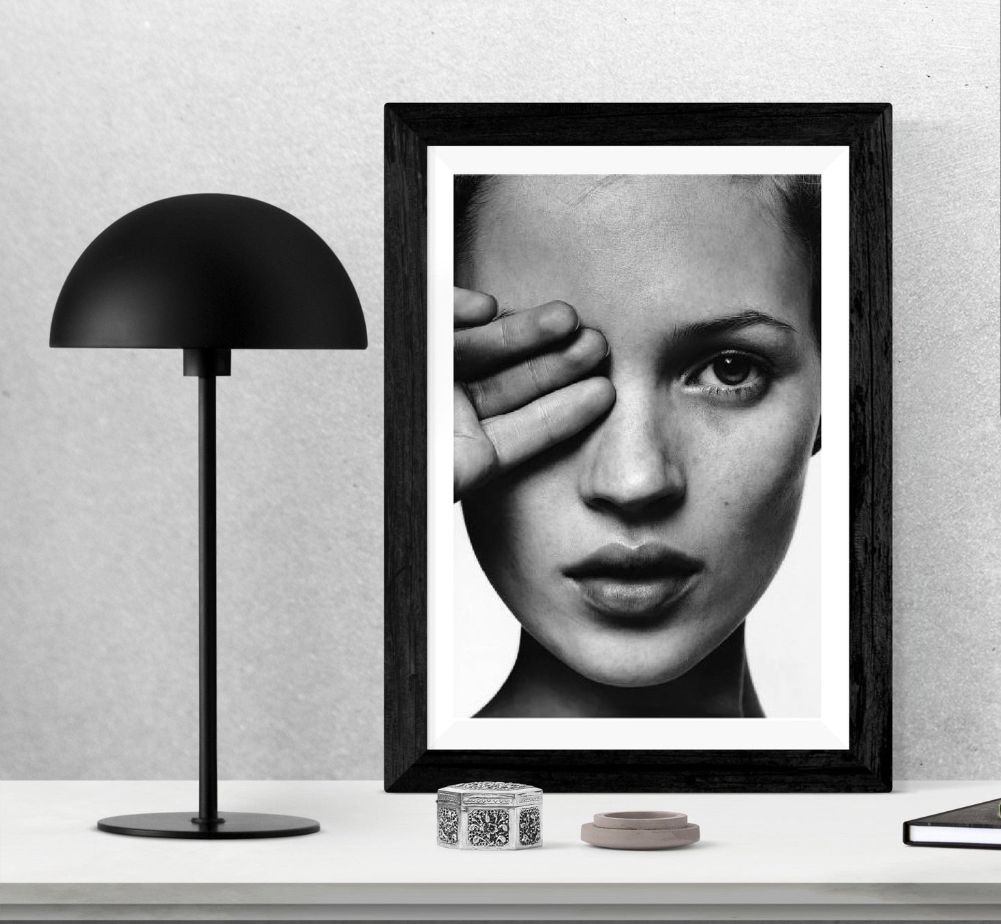 Kate Moss Blind eye-bw-portrait, print-BLUE SHAKER