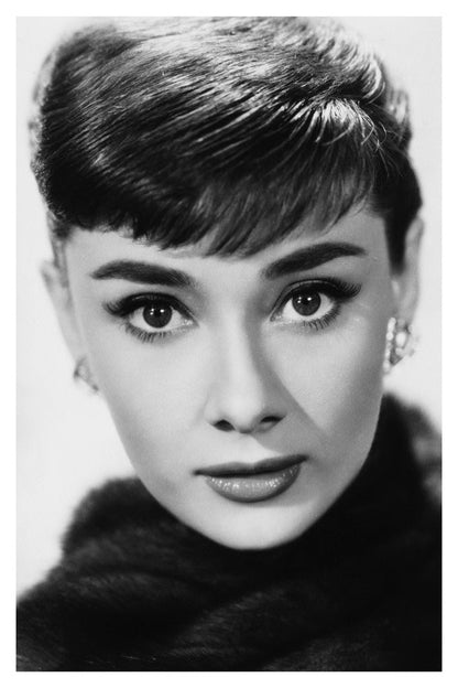 Audrey Hepburn-bw-portrait, print-Print-30 x 40 cm-BLUE SHAKER