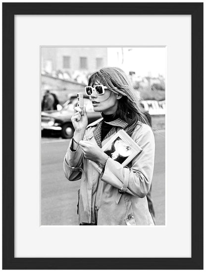 Françoise Hardy Sunglasses-bw-portrait, print-Framed Print-30 x 40 cm-BLUE SHAKER