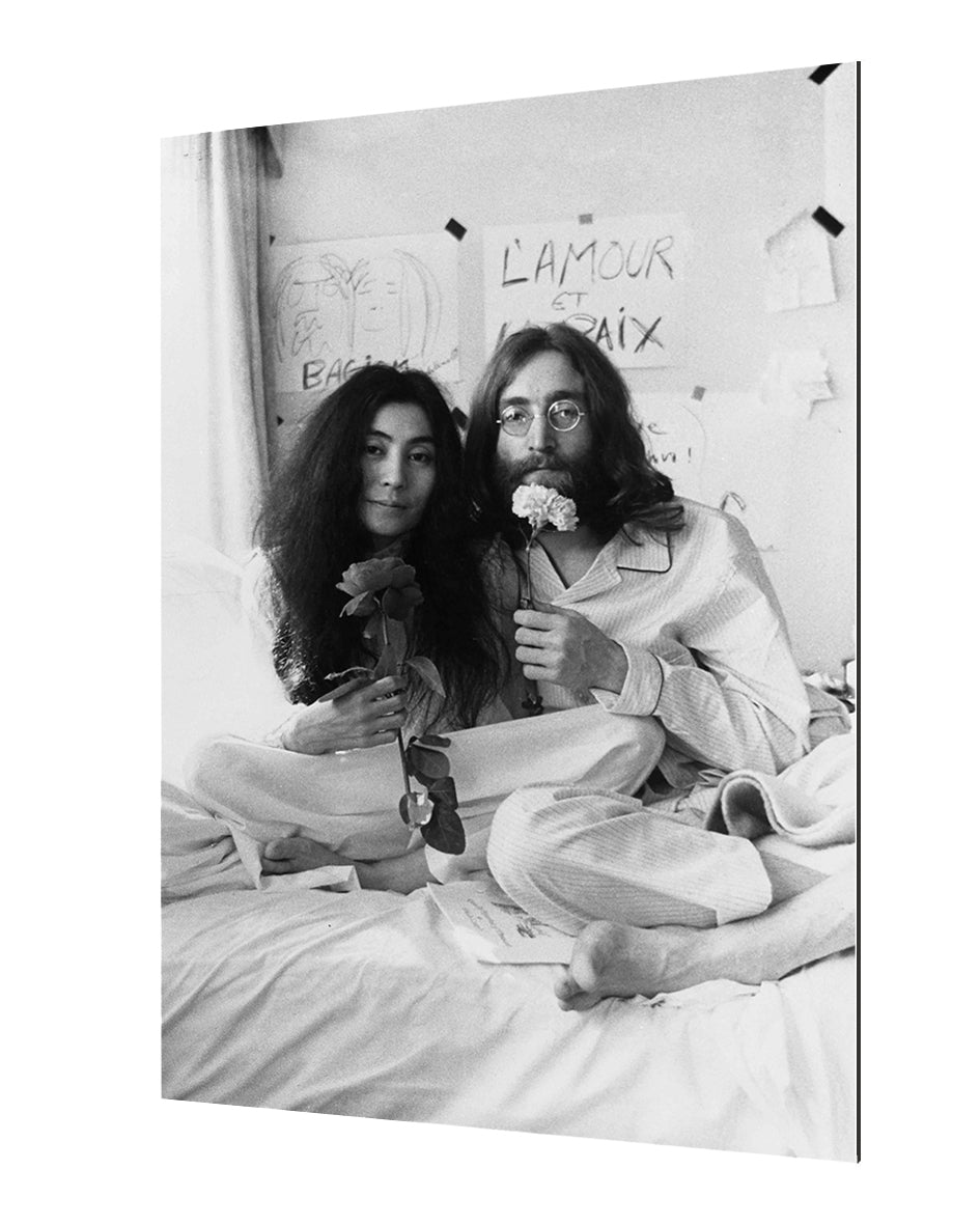 John Lennon & Yoko - in bed-bw-portrait, print-Alu Dibond 3mm-40 x 60 cm-BLUE SHAKER