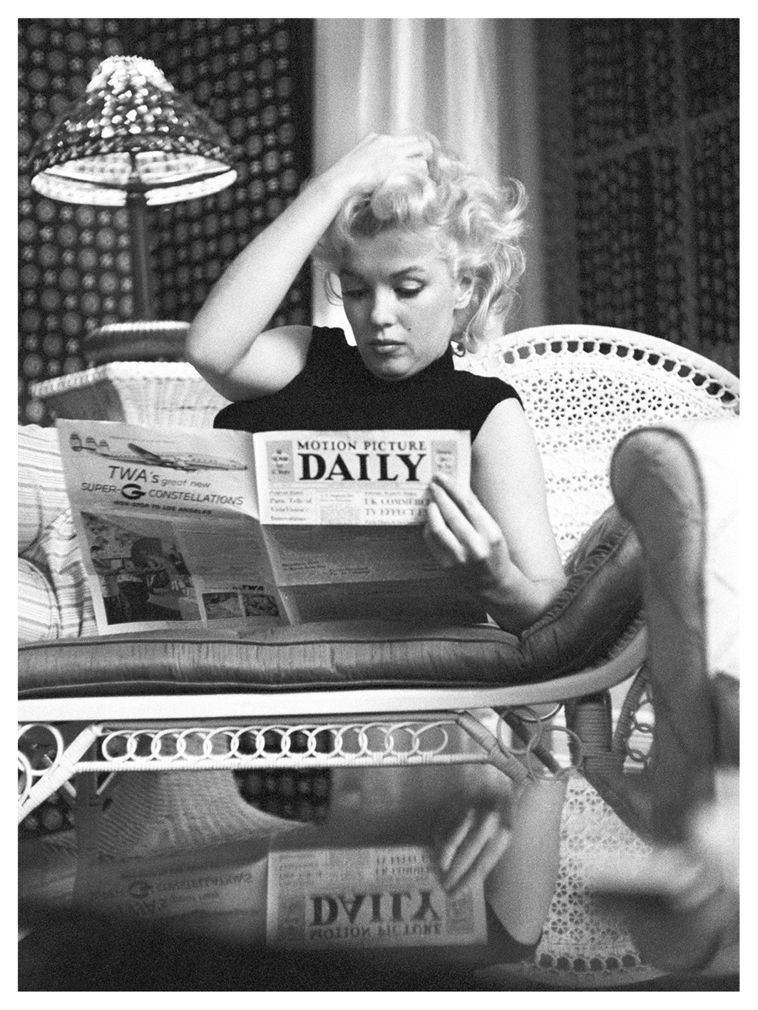 Marilyn Monroe – Daily Newspaper-bw-portrait, print-Print-30 x 40 cm-BLUE SHAKER