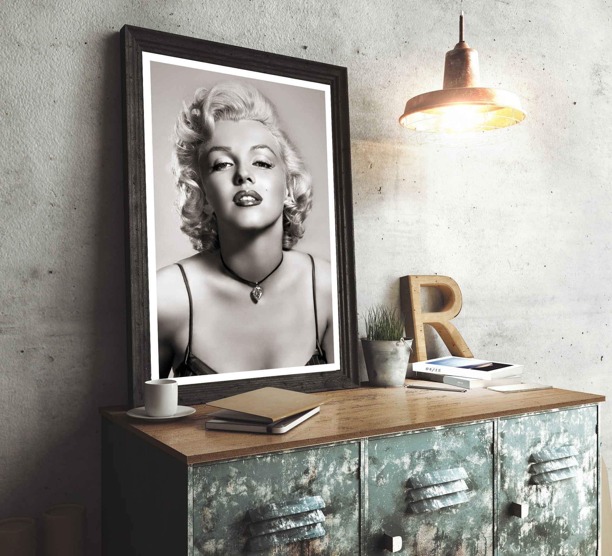 Marilyn Monroe Portrait-bw-portrait, print-BLUE SHAKER