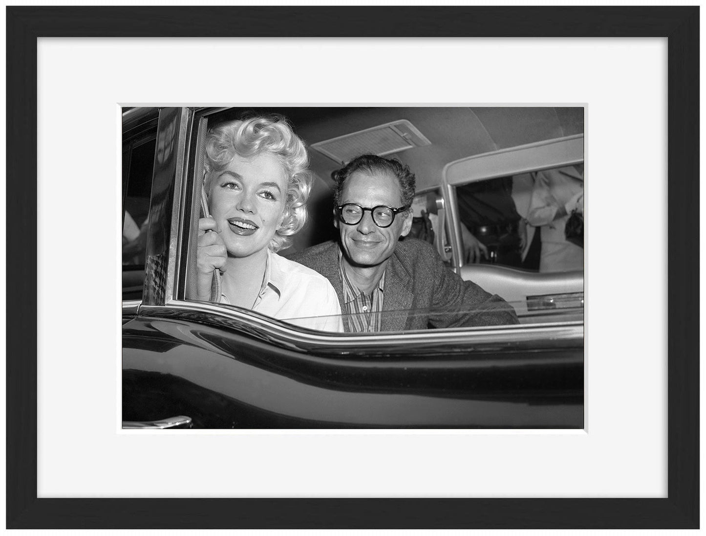 Marilyn Monroe & Arthur Miller-bw-portrait, print-Framed Print-30 x 40 cm-BLUE SHAKER