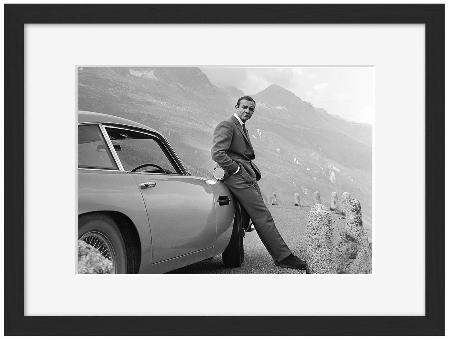 Sean Connery - Aston Martin-bw-portrait, print-Framed Print-30 x 40 cm-BLUE SHAKER