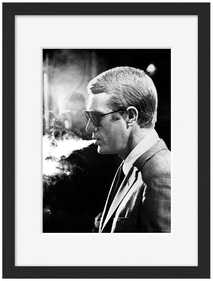 Steve Mc Queen smoking-bw-portrait, print-Framed Print-30 x 40 cm-BLUE SHAKER